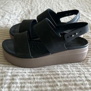 Crocs platform sandals, black with gray/brown platform